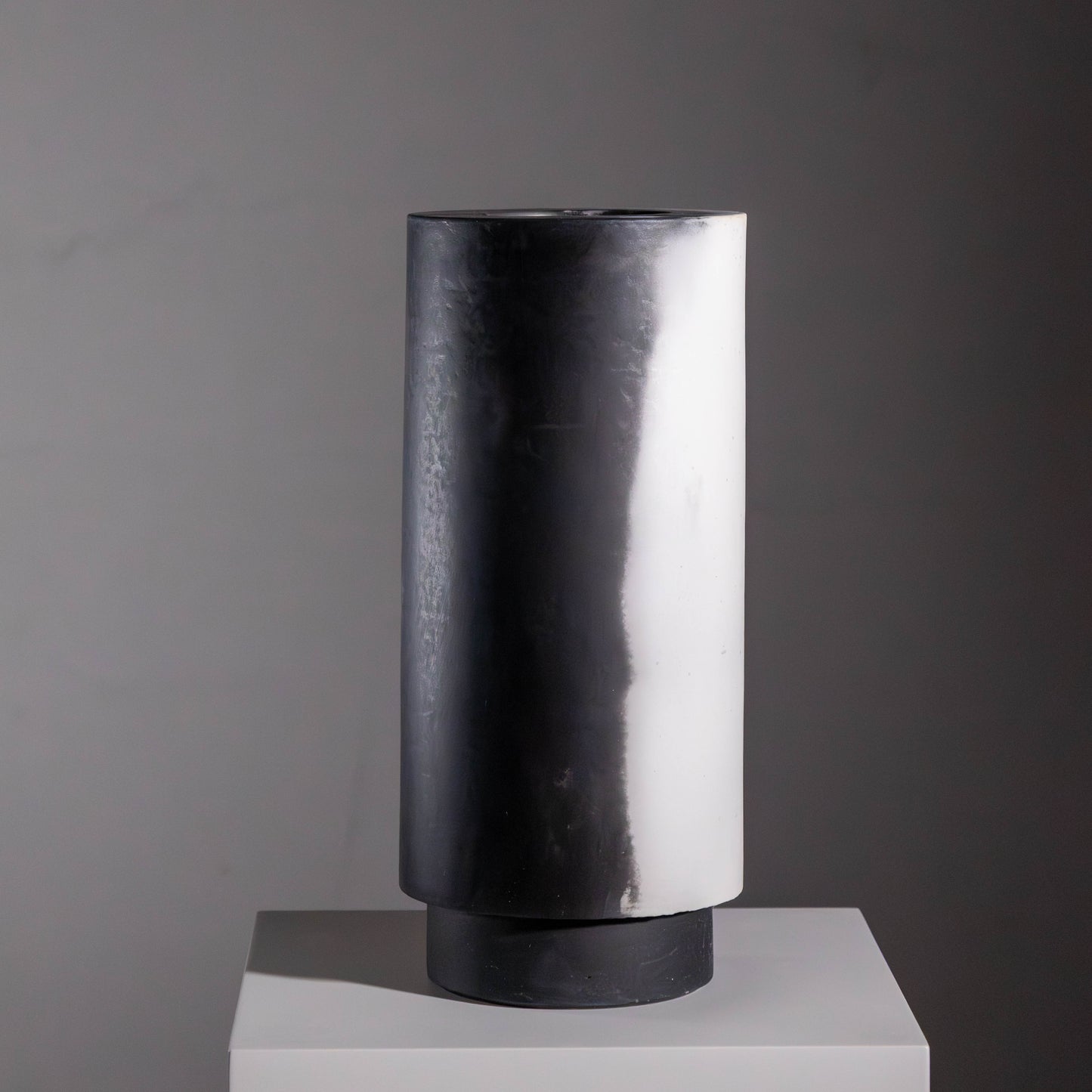 G10 | Smoke Fired Vessel | H:32cm - D:14cm