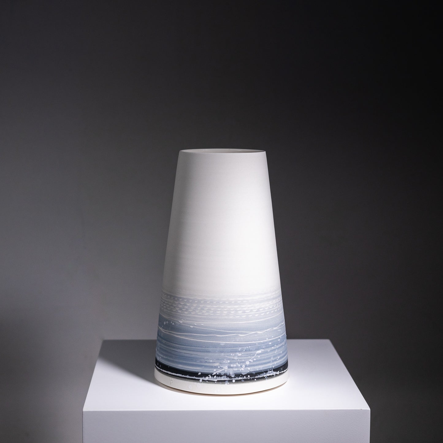 Porcelain Vase | Large | Winter Shore | 26 x 15 x 10cm