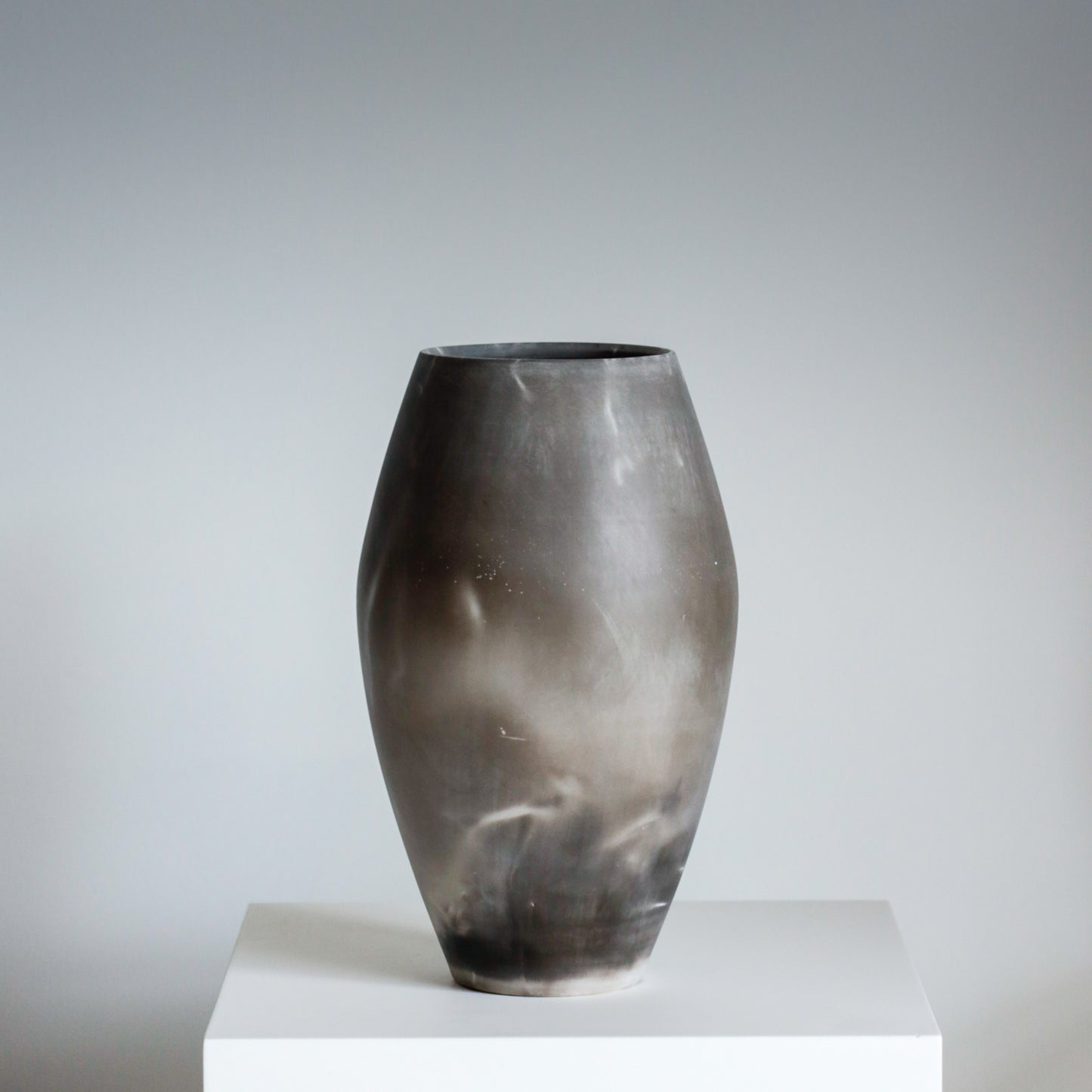 F4 | Smoke Fired Vessel | H:23 - D:13