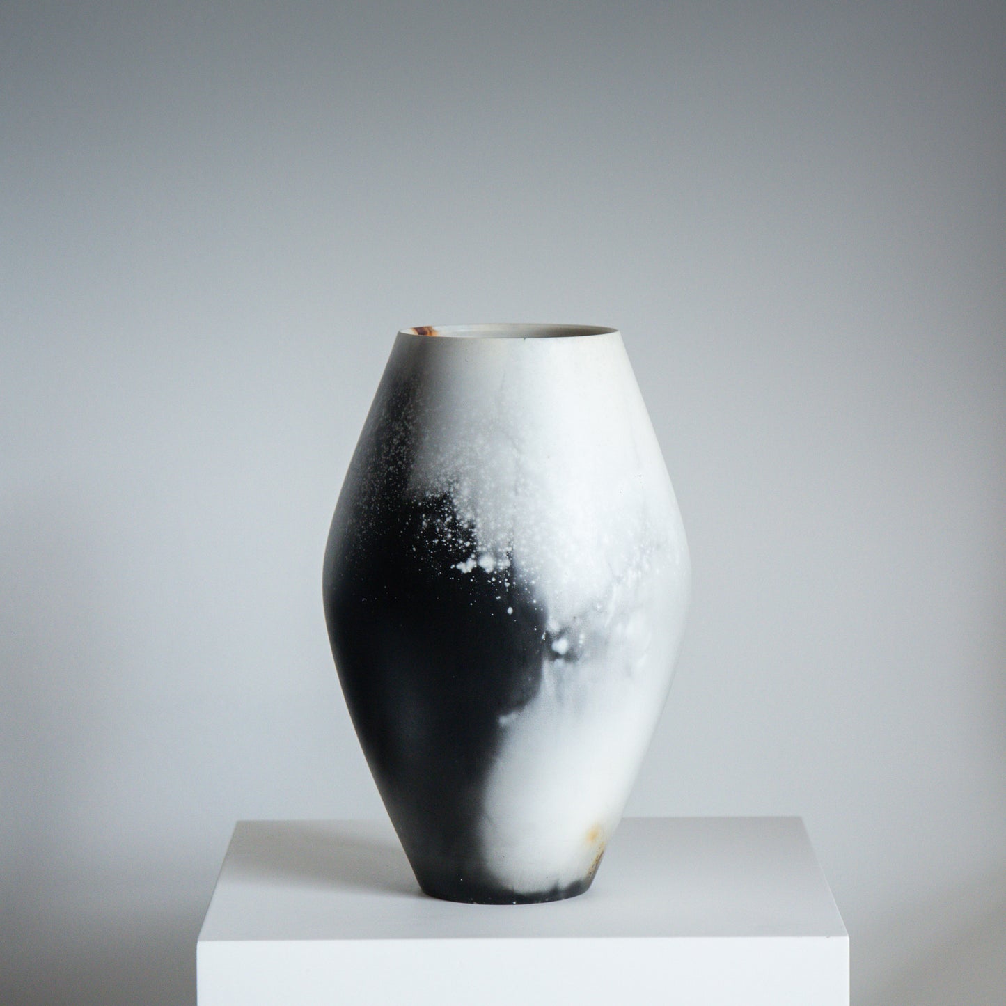 F6 | Smoke Fired Vessel | H:23 - D:13