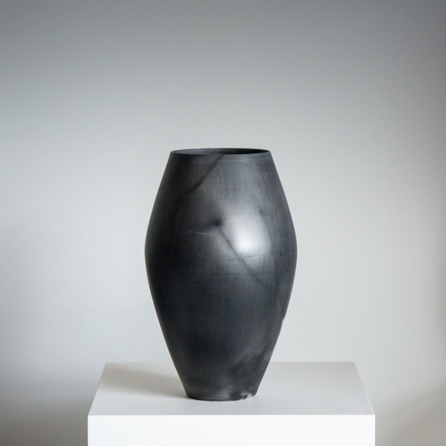 F12 | Smoke Fired Vessel | H:23 - D:13