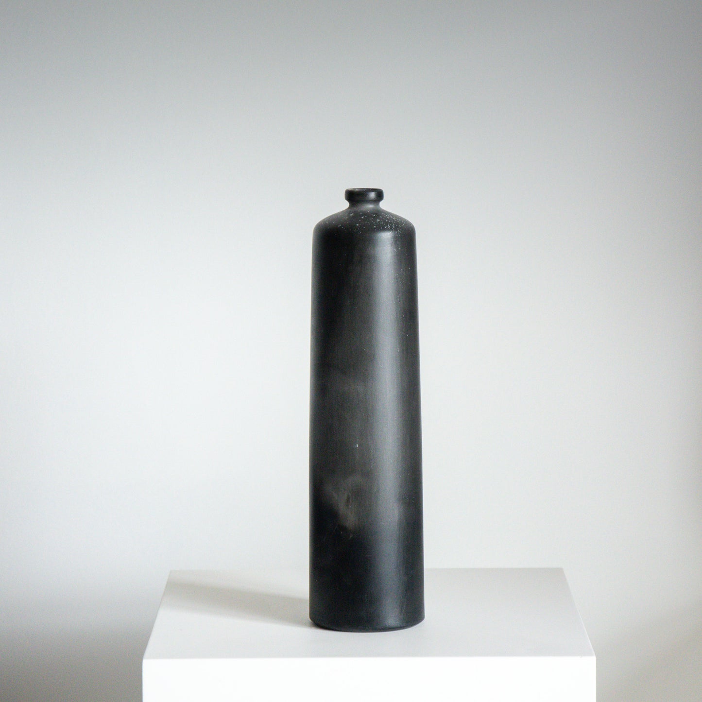 D14 | Smoke Fired Bottle | H: 23cm - D: 7cm