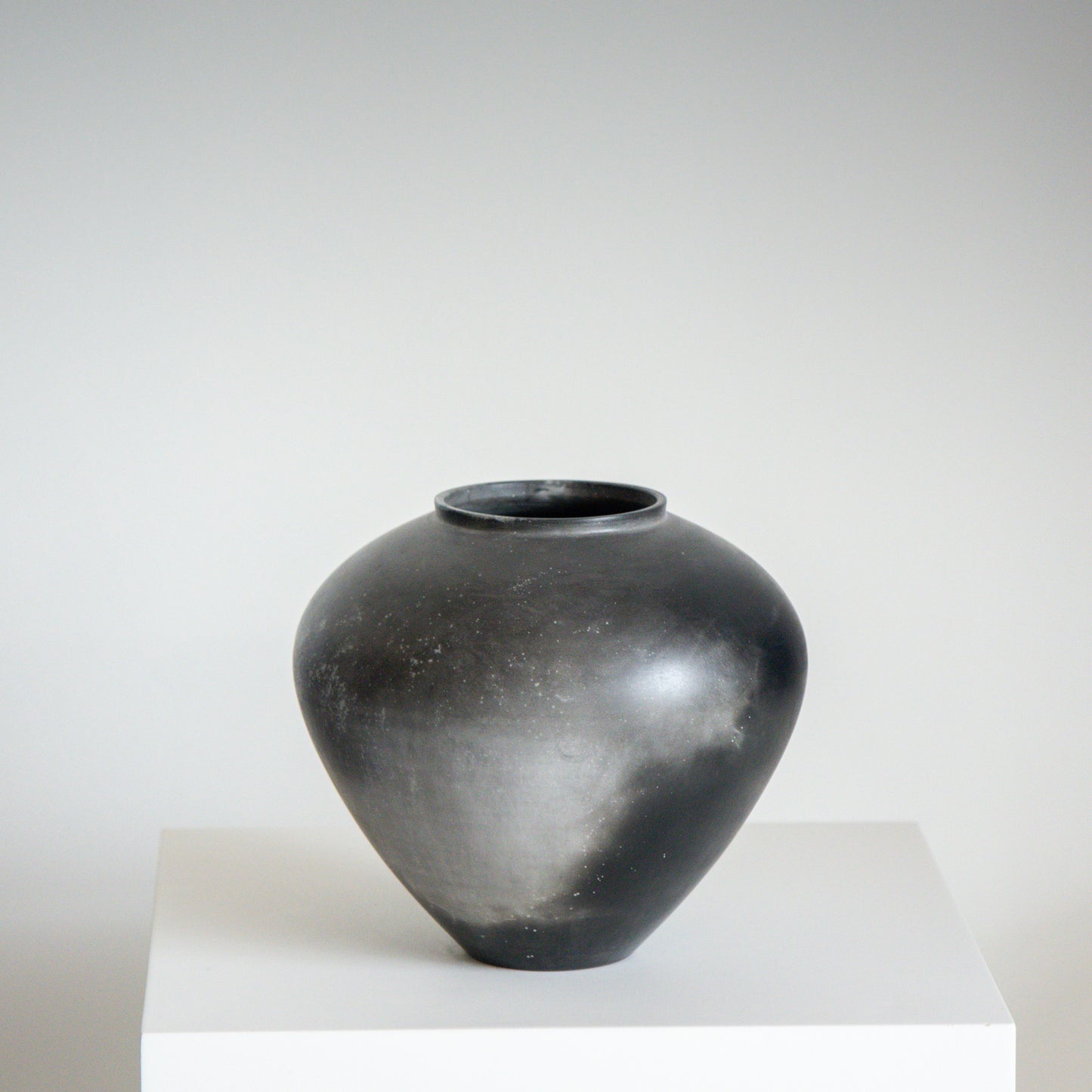E2 | Smoke Fired Vessel | H:14 - D:15