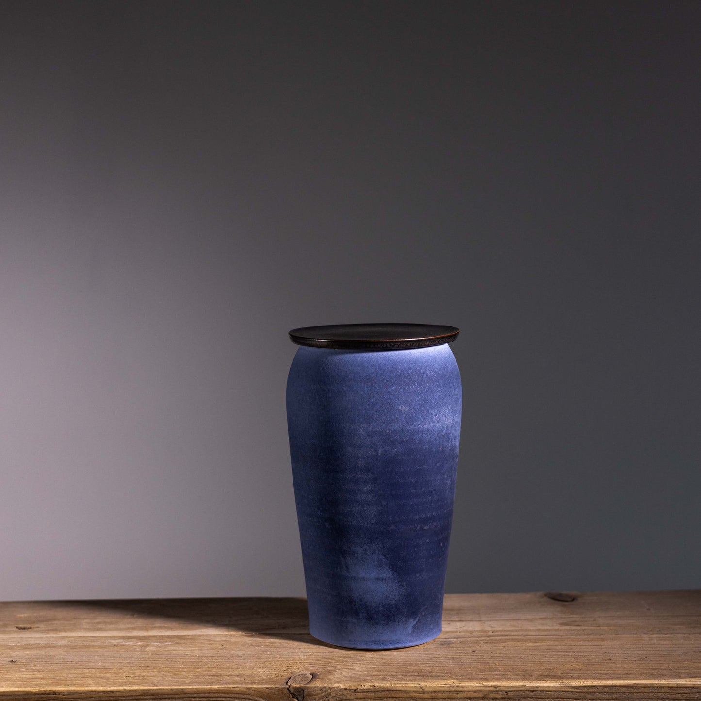 L&S 04 | Large Lidded Jar | H: 20cm- D: 11cm | Marine Blue