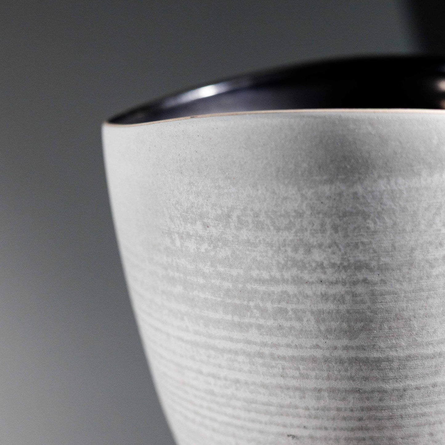 L&S Flow Vessel 01 | H:21cm- D:16cm | Grey / Sage