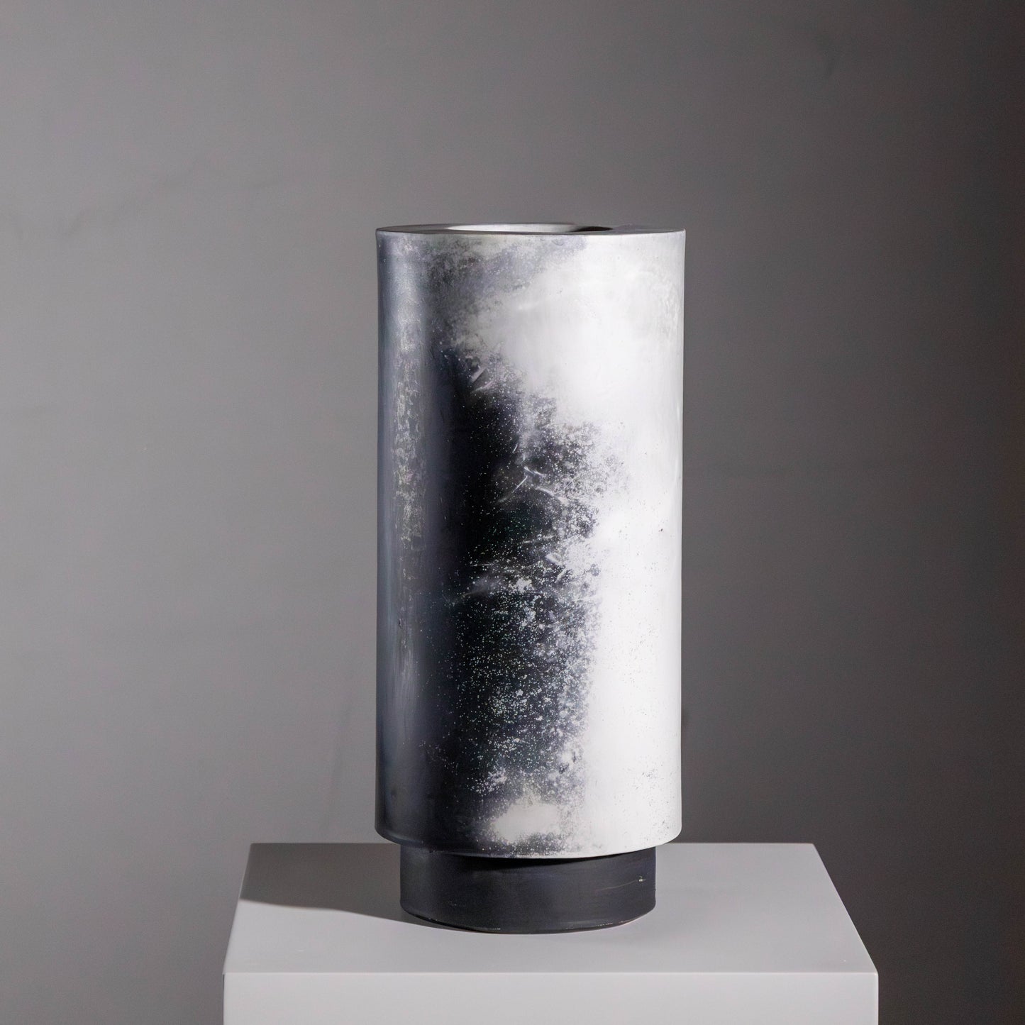 G9 | Smoke Fired Vessel | H:31cm - D:13.5cm