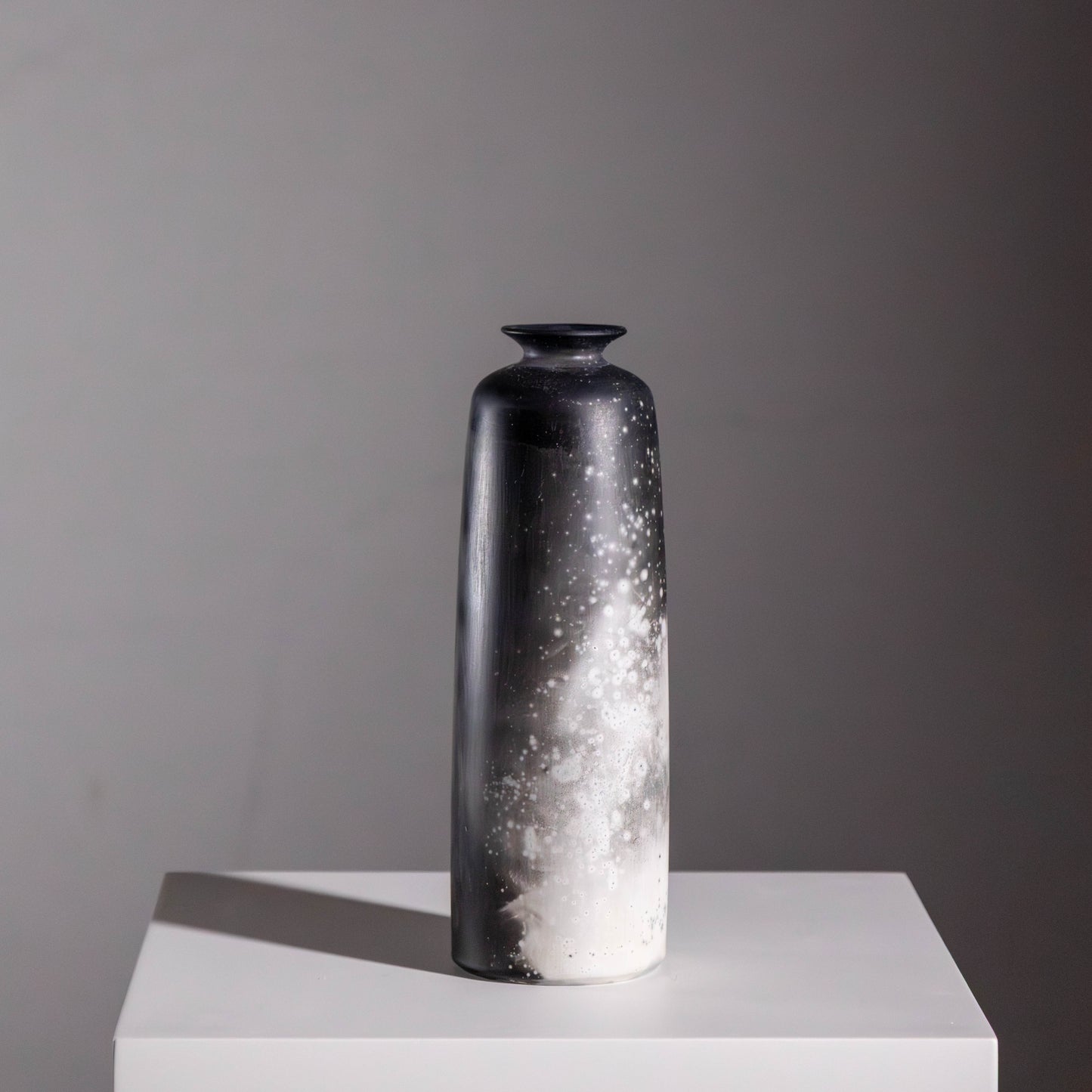 G13 | Smoke Fired Vessel | H:22cm - D:7cm