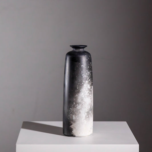 G13 | Smoke Fired Vessel | H:22cm - D:7cm