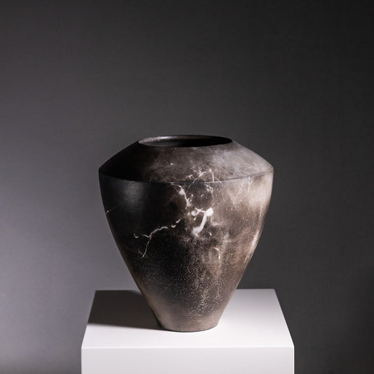 B9 | Smoke-Fired Vessel XL | 26 x 24 x 13cm