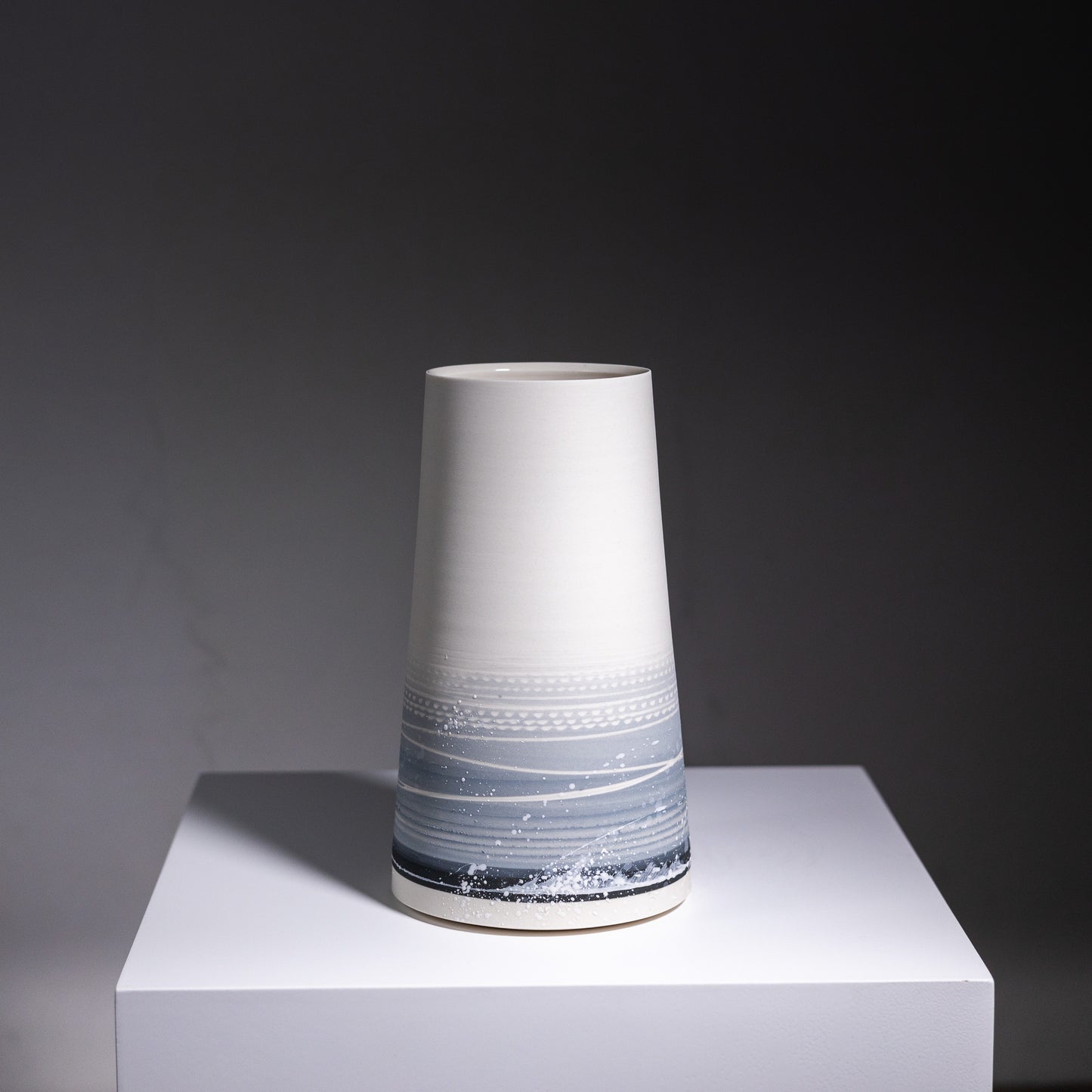 Porcelain Vase | Winter Shore | 20 x 11 x 8cm