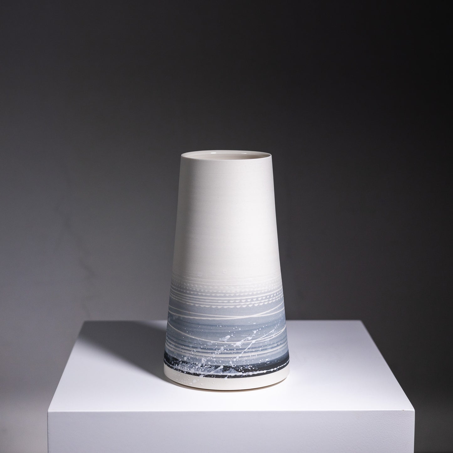 Porcelain Vase | Winter Shore | 20 x 11 x 8cm