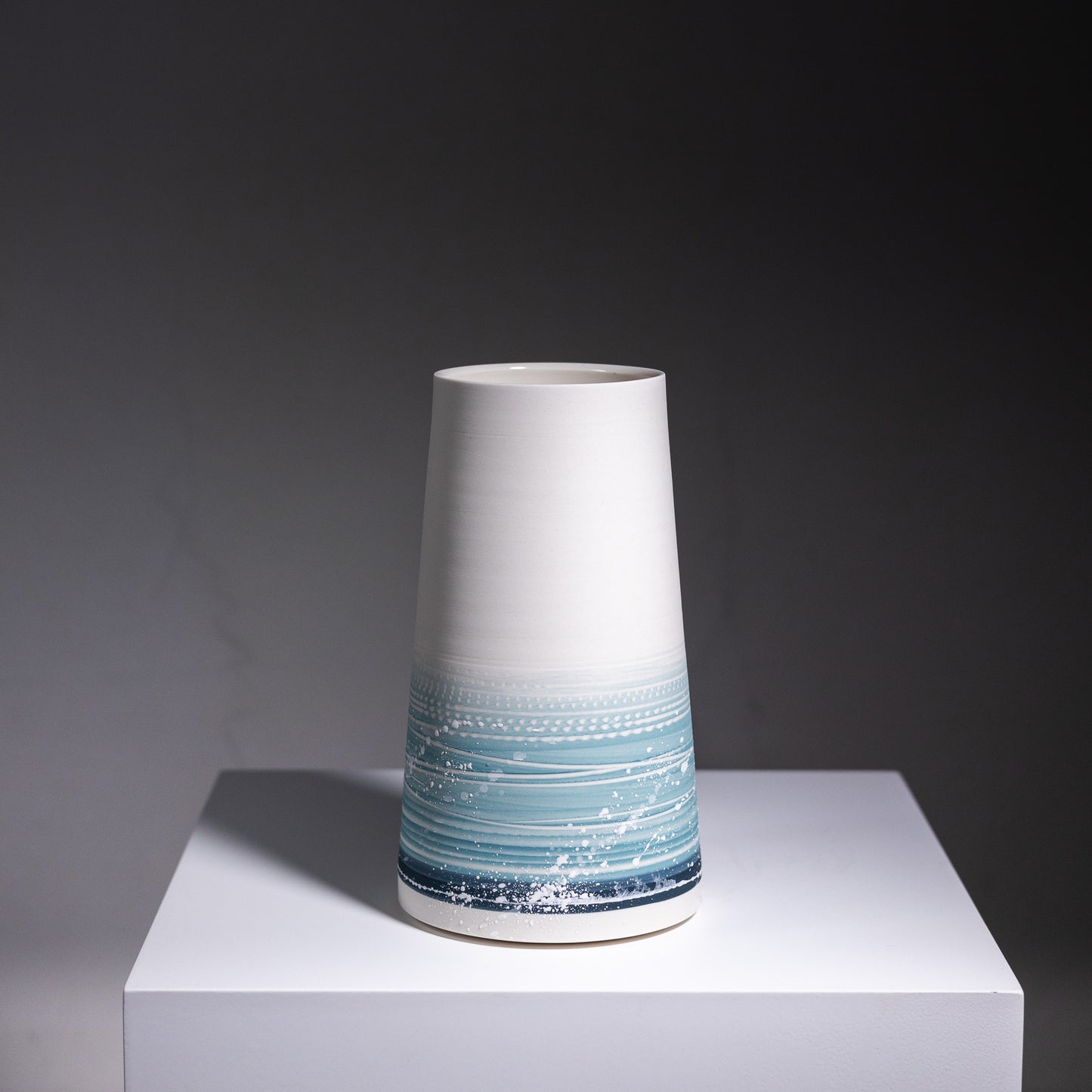 Porcelain Vase | Summer Shore | 20 x 11 x 8cm