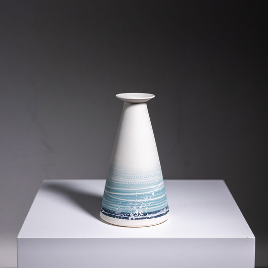 Flared Stubby Porcelain Vase | Summer shore | 17 x 9.5 x 3cm