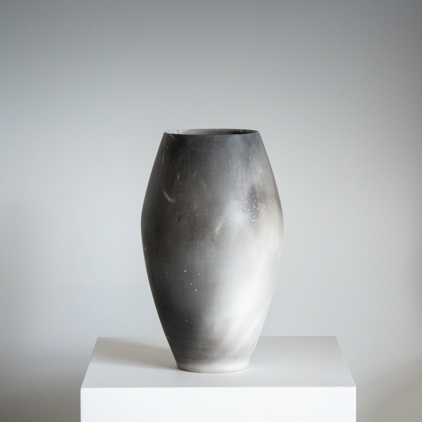 F4 | Smoke Fired Vessel | H:23 - D:13