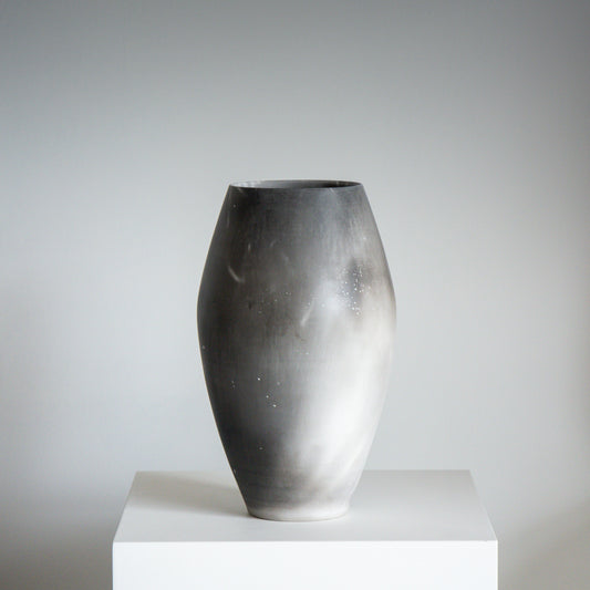 F4 | Smoke Fired Vessel | H:23 - D:13