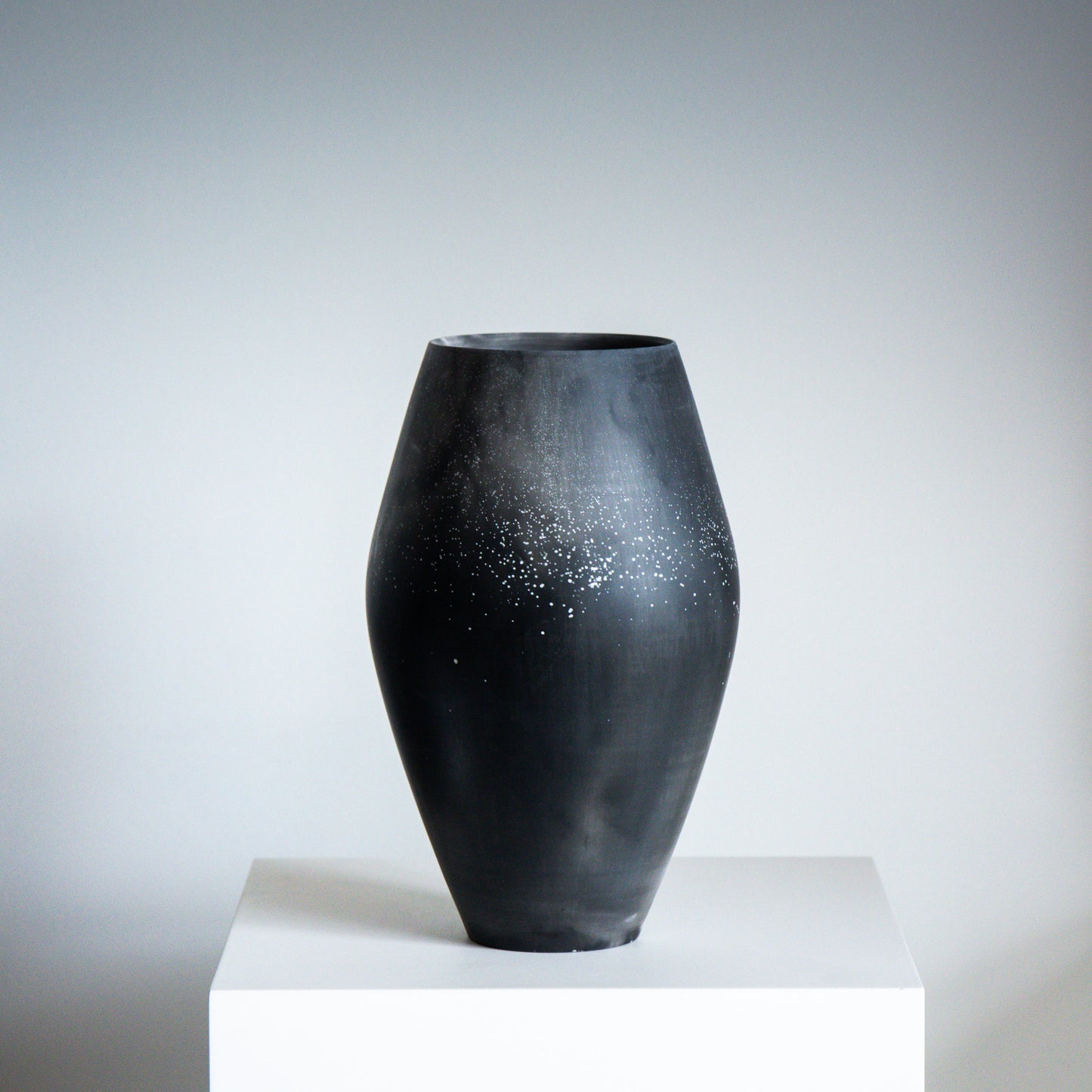 F5 | Smoke Fired Vessel | H:23 - D:13