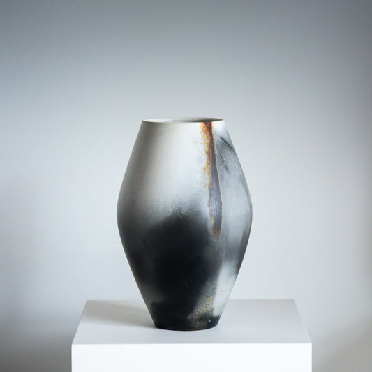 F6 | Smoke Fired Vessel | H:23 - D:13