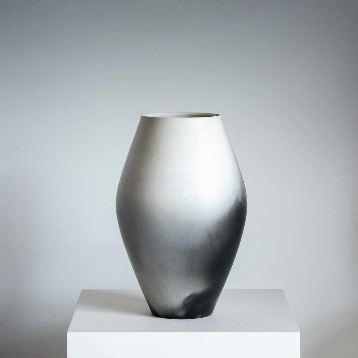 F6 | Smoke Fired Vessel | H:23 - D:13