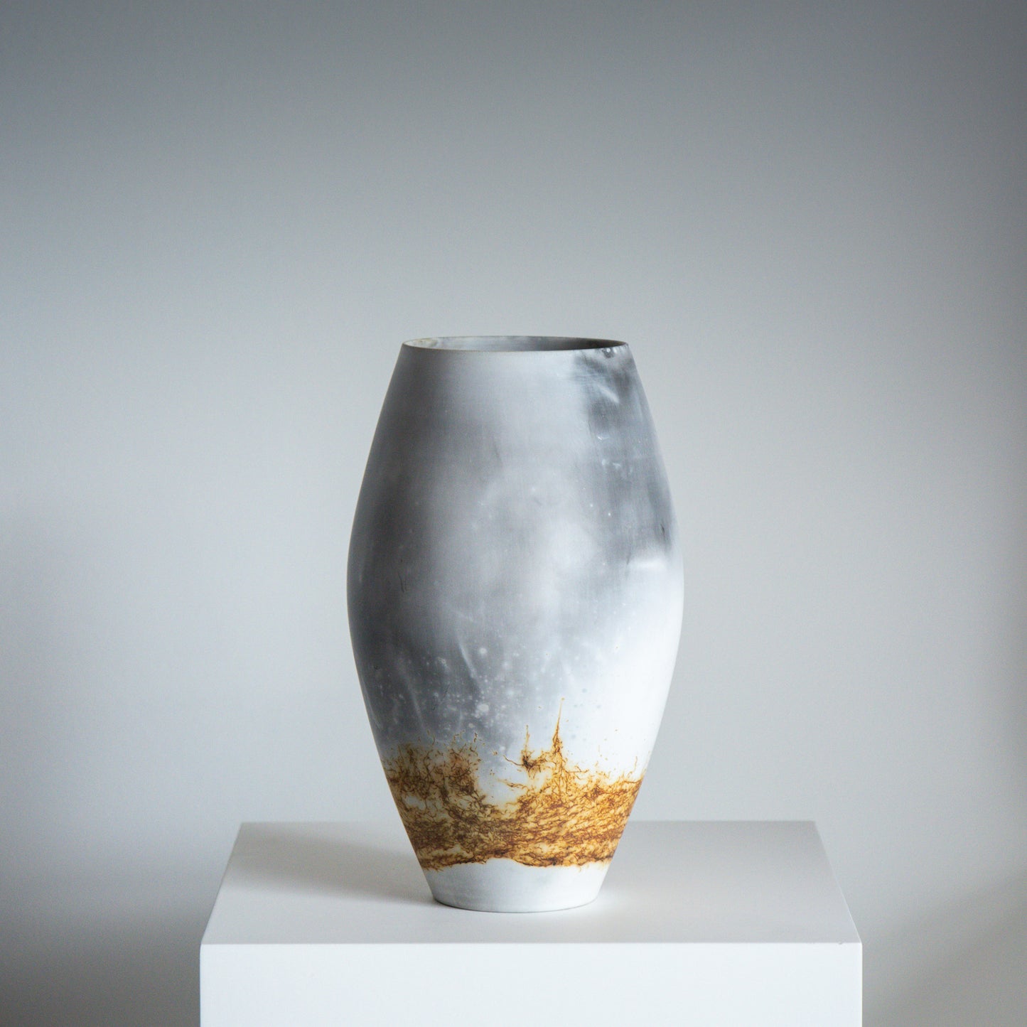 F7 | Smoke Fired Vessel | H:23 - D:13