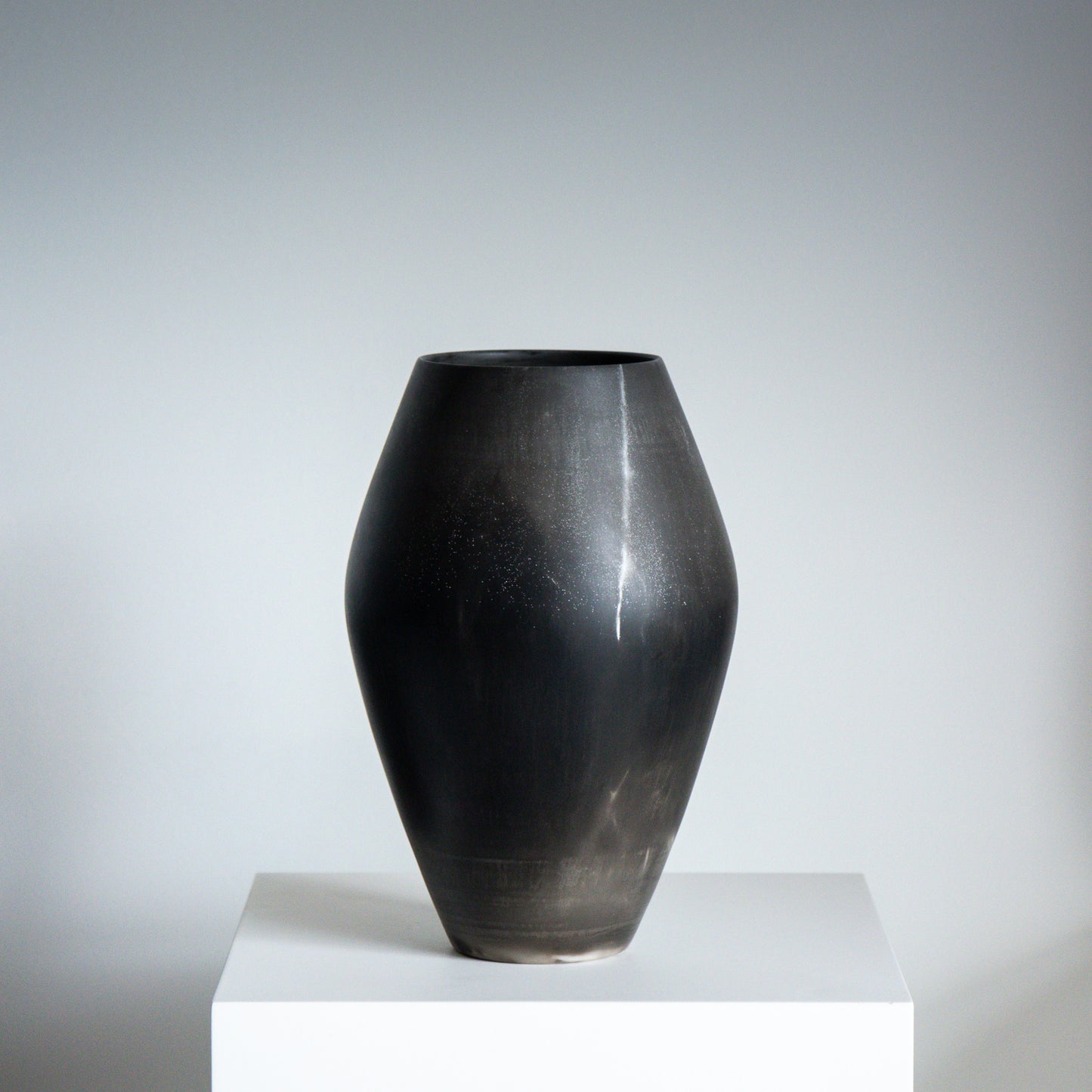 F8 | Smoke Fired Vessel | H:23 - D:13