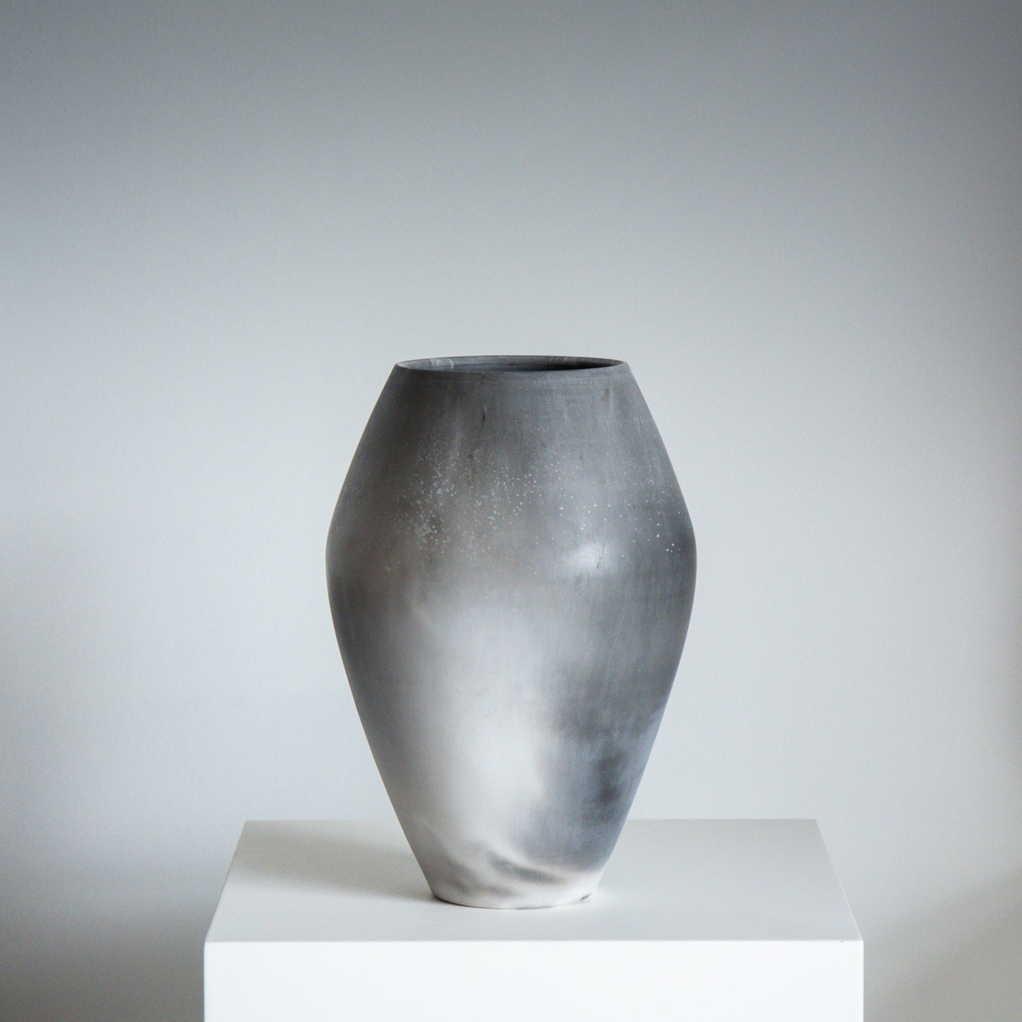 F10 | Smoke Fired Vessel | H:22 - D:14