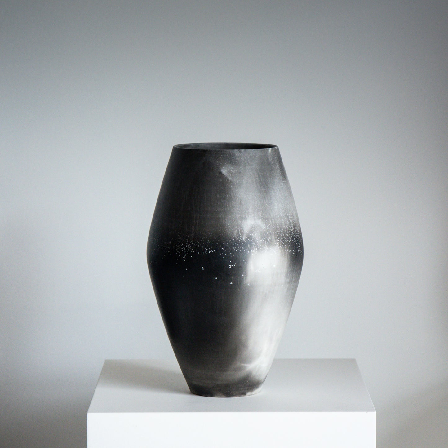 F11 | Smoke Fired Vessel | H:23 - D:13