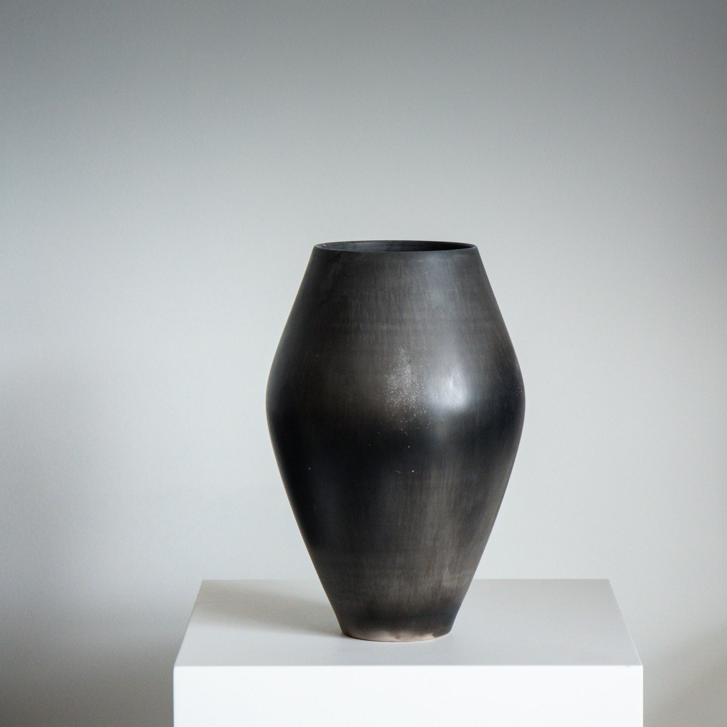 F13 | Smoke Fired Vessel | H:23 - D:13