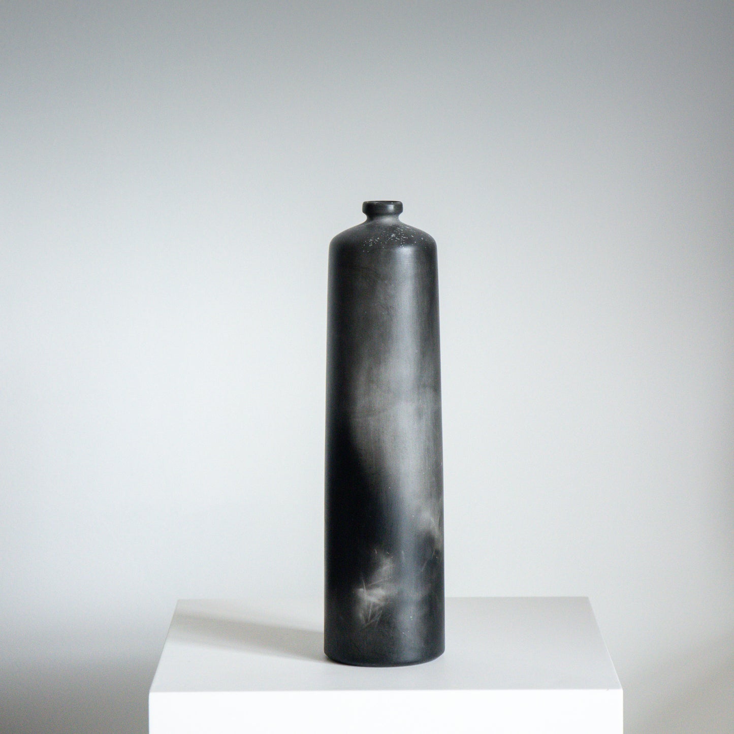 D14 | Smoke Fired Bottle | H: 23cm - D: 7cm