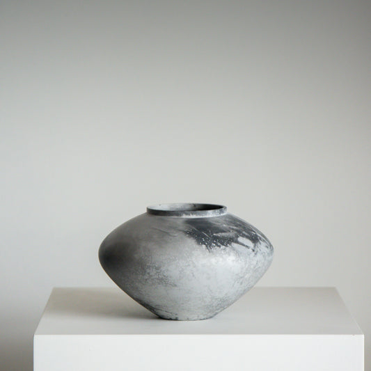 E5 | Smoke Fired Vessel | H:9cm - D14cm