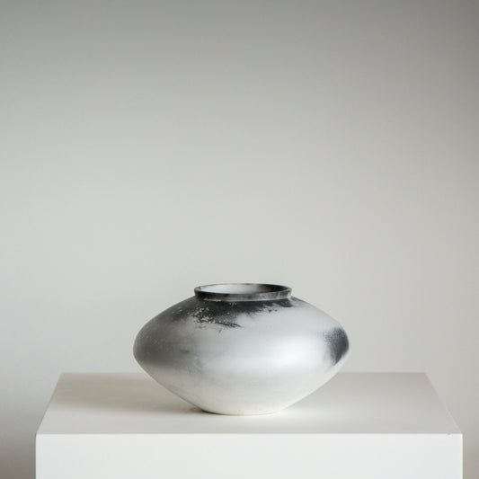 E6 | Smoke Fired Vessel | H:8cm - D13.5cm