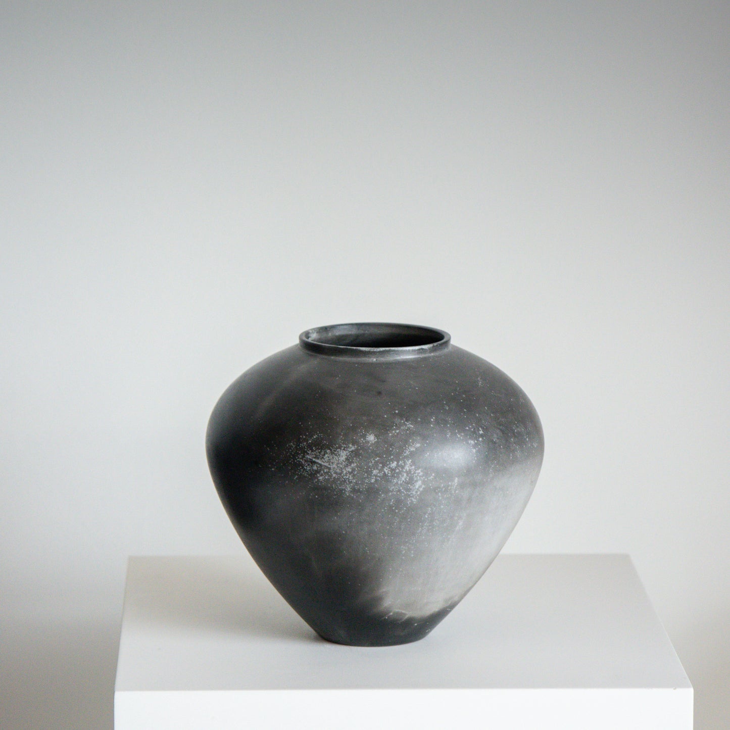 E2 | Smoke Fired Vessel | H:14 - D:15