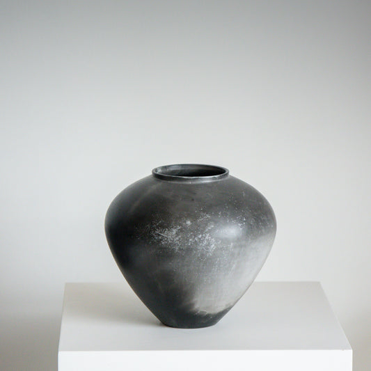E2 | Smoke Fired Vessel | H:14 - D:15