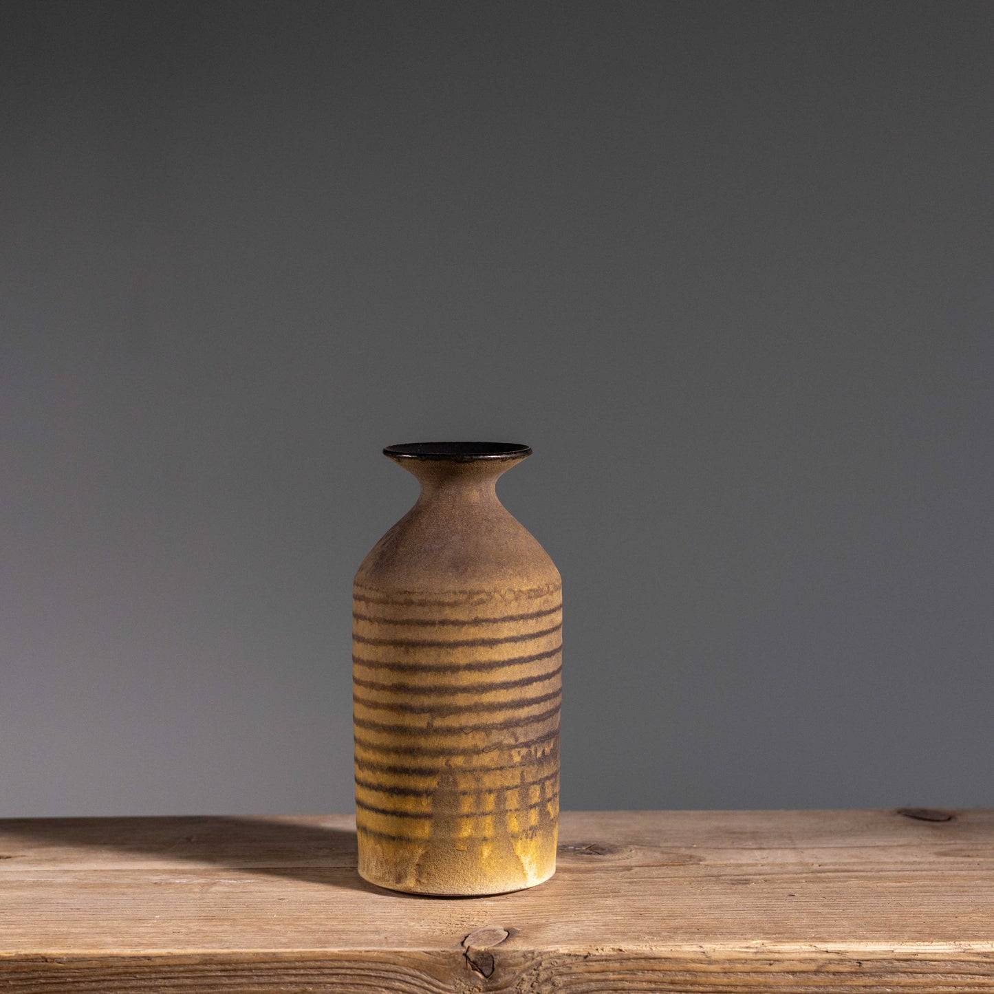 L&S 06 | H: 15.5cm - D: 7cm | Amber