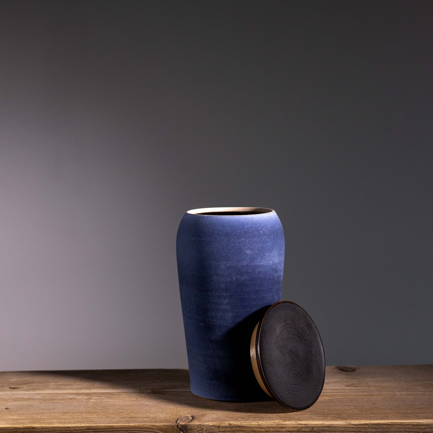 L&S 04 | Large Lidded Jar | H: 20cm- D: 11cm | Marine Blue