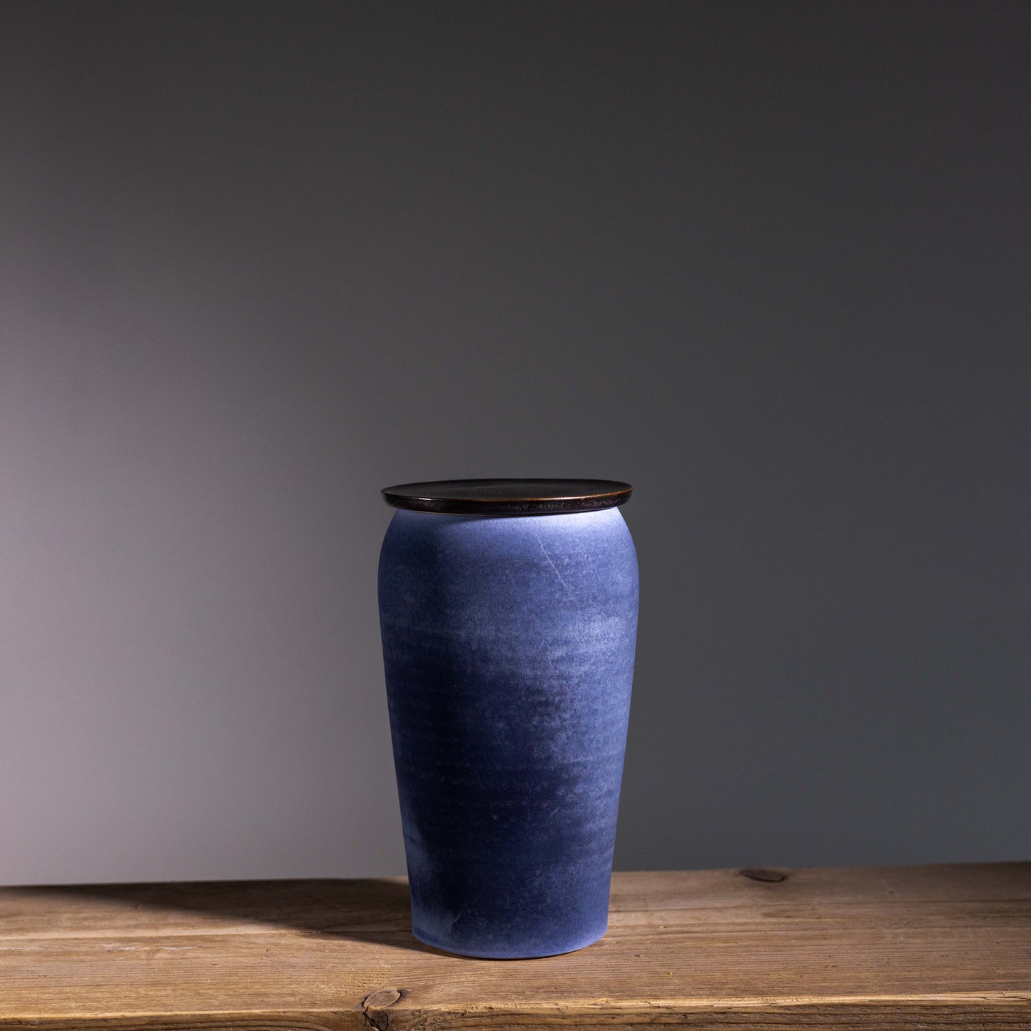 L&S 04 | Large Lidded Jar | H: 20cm- D: 11cm | Marine Blue