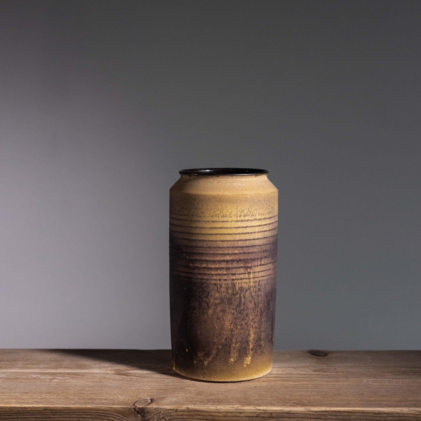 L&S L01 | H: 21cm- D: 10cm | Amber