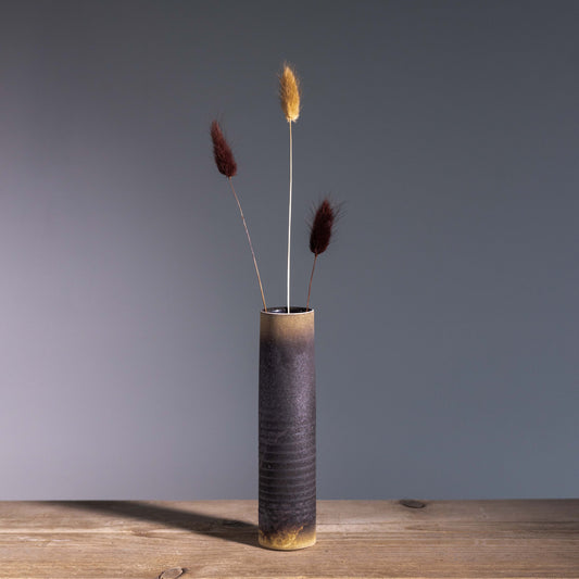 L&S Bud Vase 10 | H: 17cm- D: 4.5cm | Amber