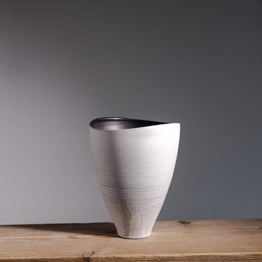 L&S Flow Vessel 01 | H:21cm- D:16cm | Grey / Sage
