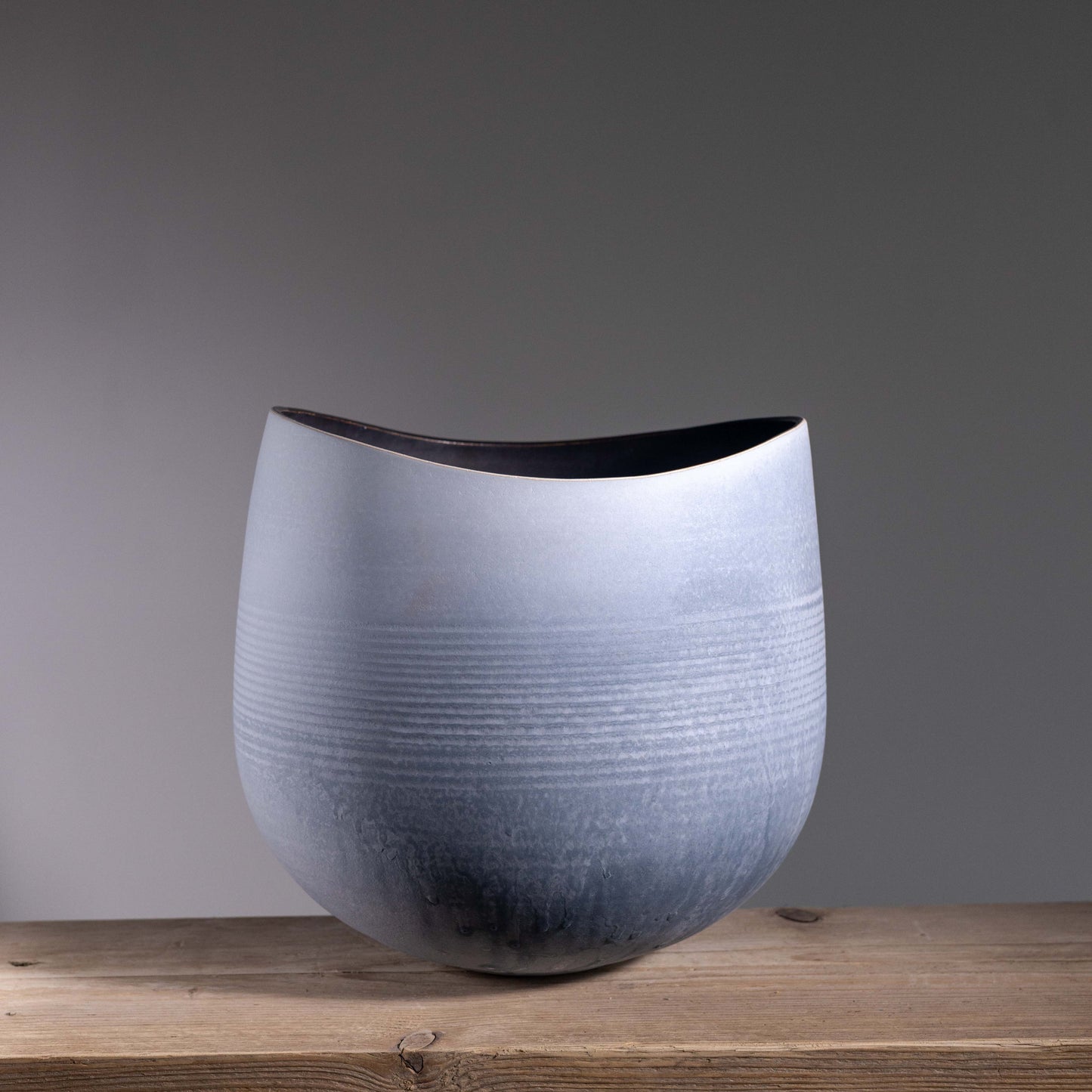 L&S Large Flow Vessel 02 | H:25cm- D:28cm | Sky Blue